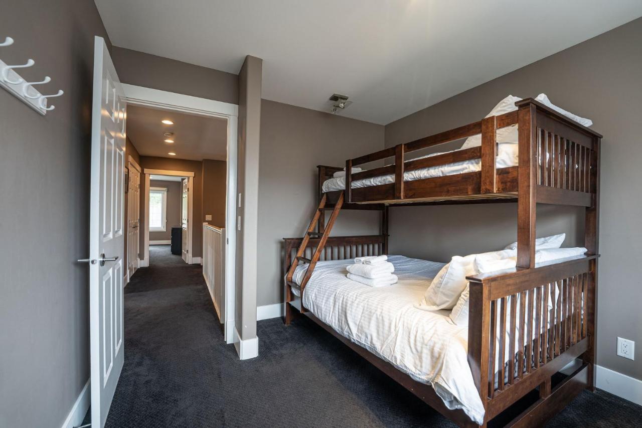 Aspen Lodge By Revelstoke Vacations Dış mekan fotoğraf